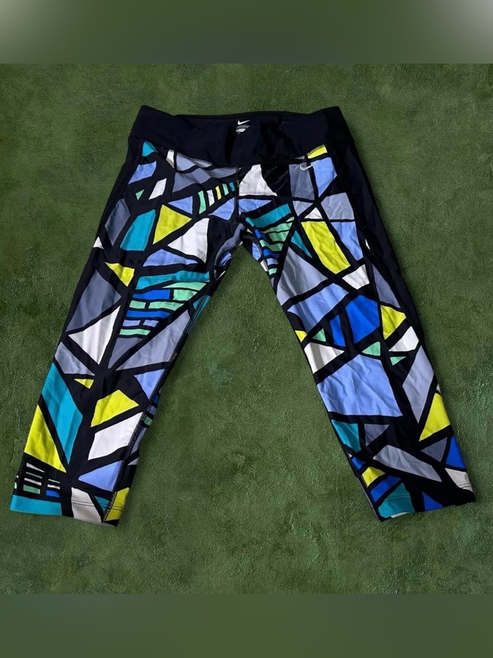 Nike Black Multicolor Geo Capri Leggings